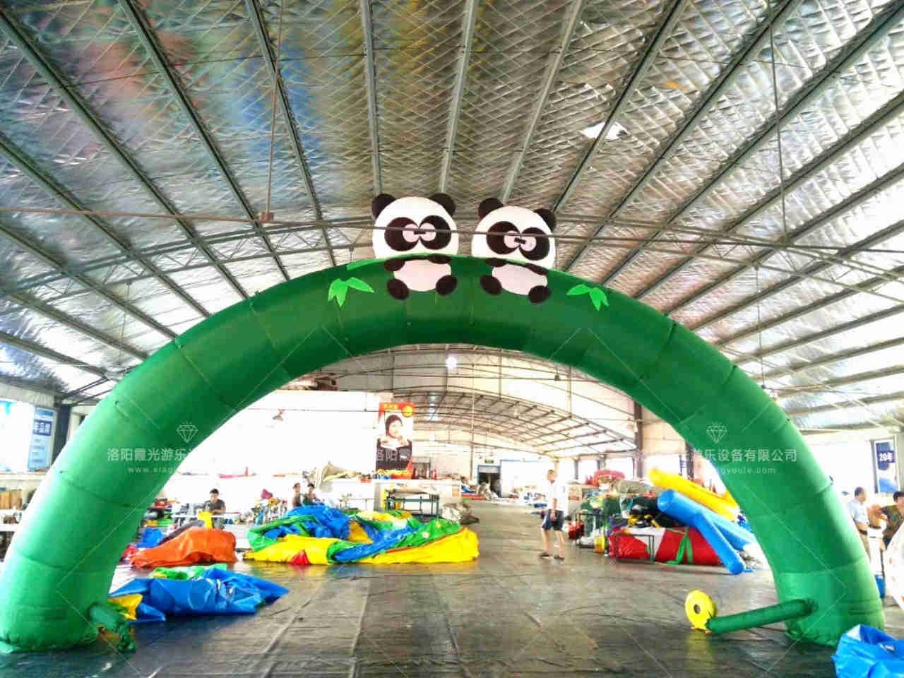 蕉城熊猫喷绘拱门